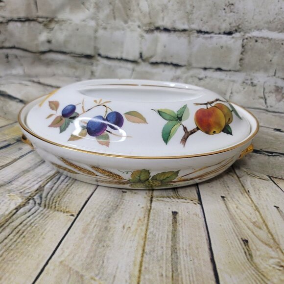 Royal Worcester Evesham England Gold 9" Oval Covered Vegetable Bowl Serving Dish - Picture 1 of 7